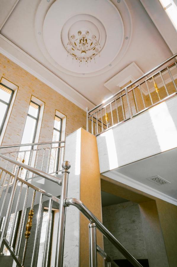 Rich Hotel Turkistan エクステリア 写真